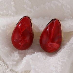 Elegant Red Teardrop Earrings